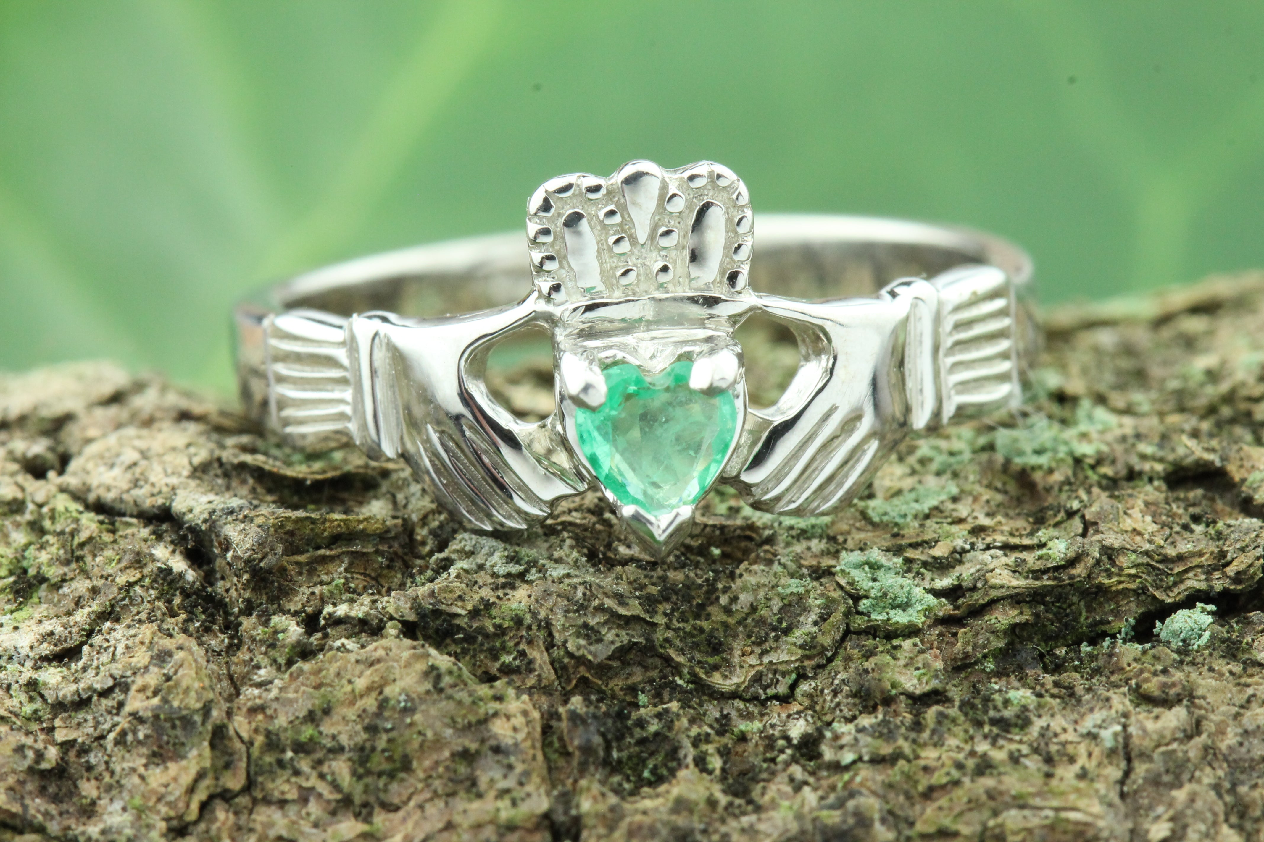 Emerald on sale irish ring