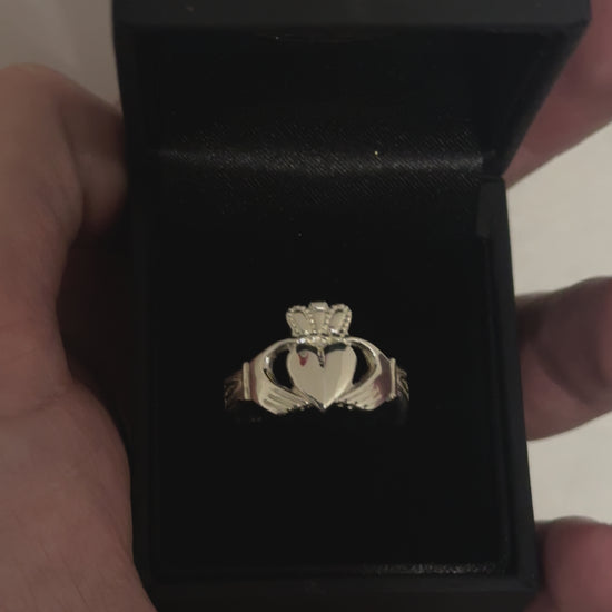 Claddagh ring for men 