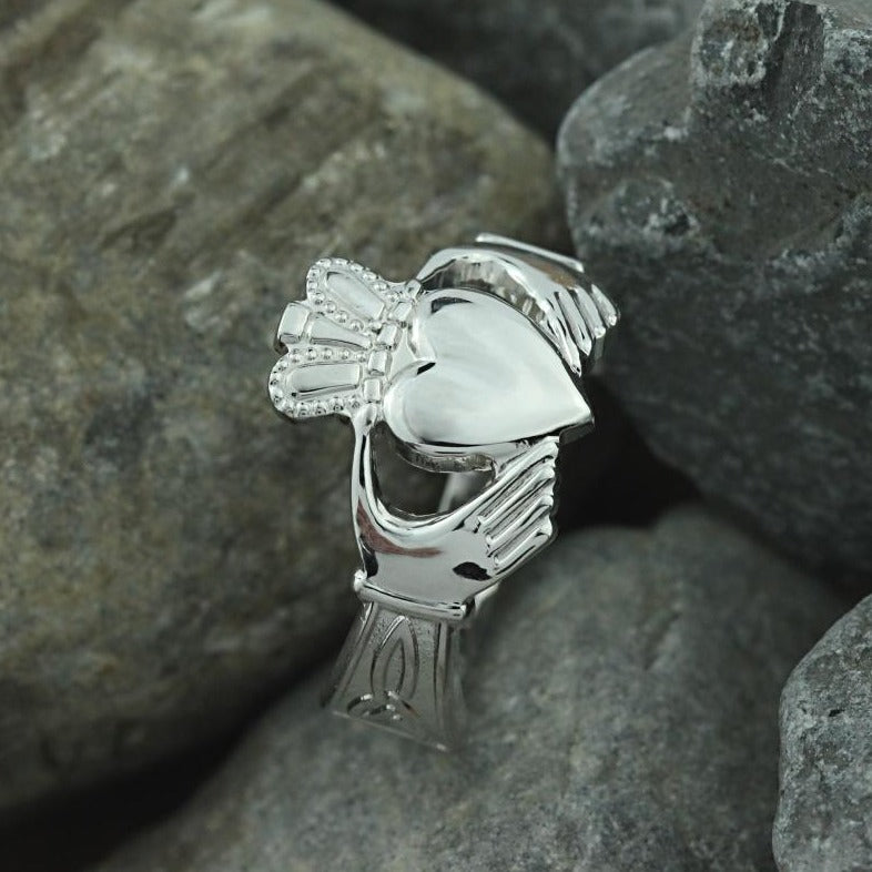 Engraved claddagh store ring