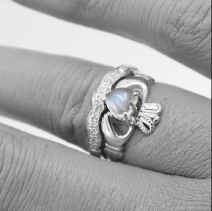 Claddagh hot sale ring single